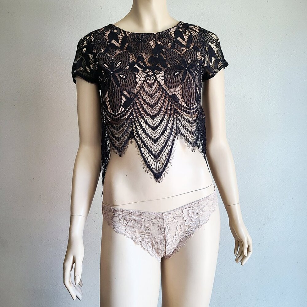 lace crop top